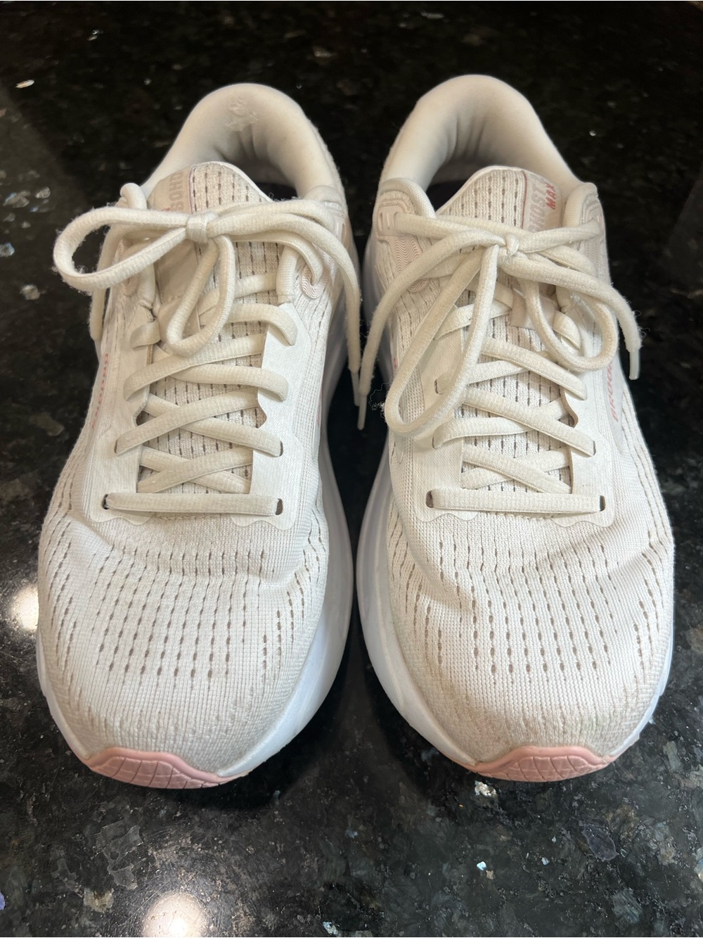 Brooks women’s ghost max 2